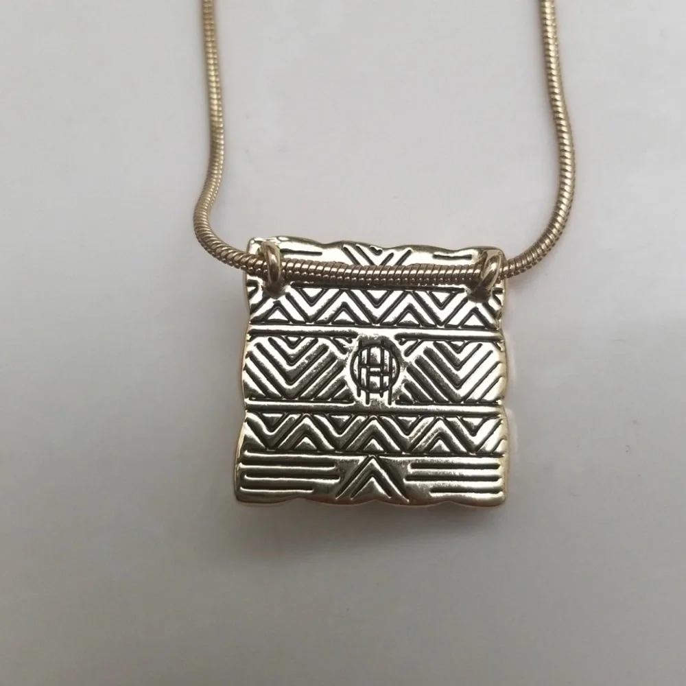 [Like NEW] House of Harlow Valda Amethyst Pendant Necklace Chain 16